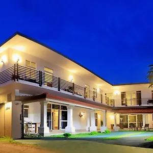 https://ruth-villa.kandyhotelsnow.com